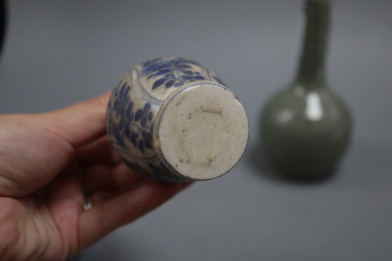 Six various pieces of Chinese ceramics including a crackleglaze bottle vase, height 16cm